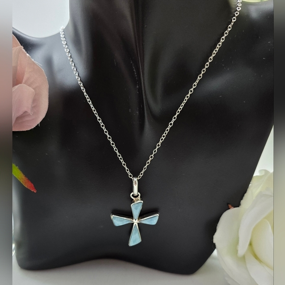 PRECIOUS CROSS NECKLACE - Picture 2 of 5